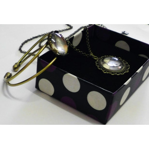 Kate Bush- The Kick Inside Cabochon Necklace and Bracelet Set